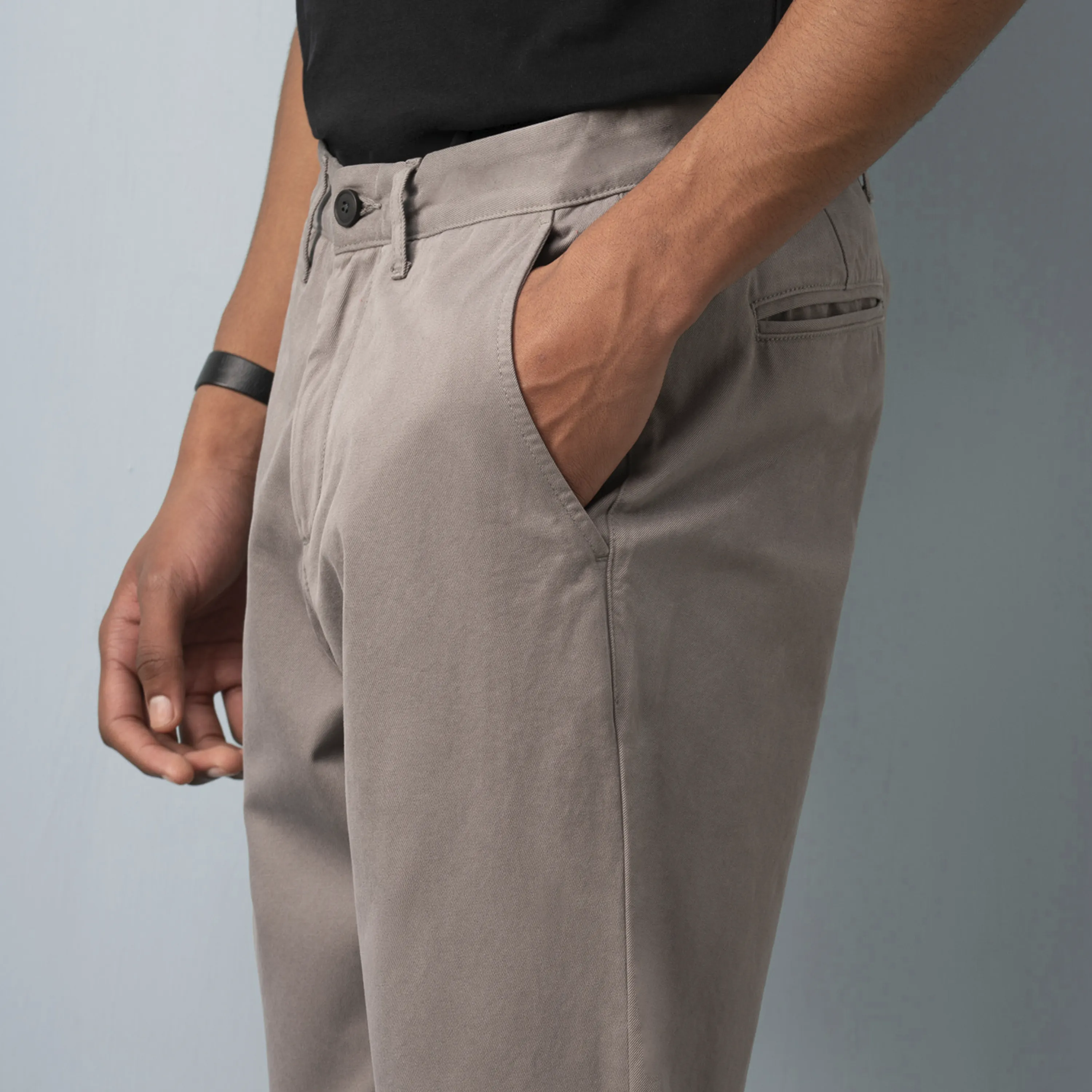 CHINOS - Image 3
